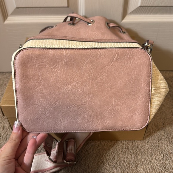 Steve Madden Pink and Cream Shoulder Bag with Textured Knit Design - Picture 3 of 7